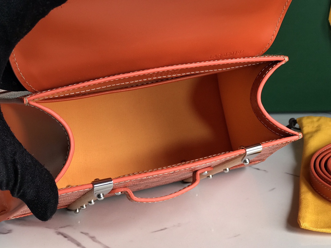 Saigon Structure Mini Handbag Shoulder Bag In Orange